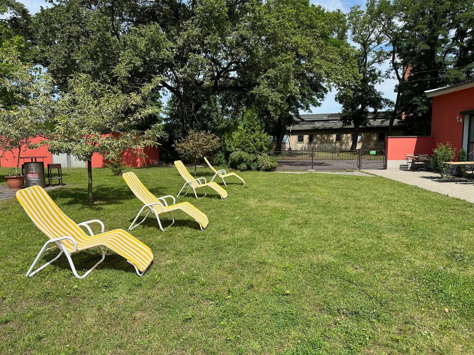 Bed & Breakfast Am Waldguertel Forst  Dış mekan fotoğraf