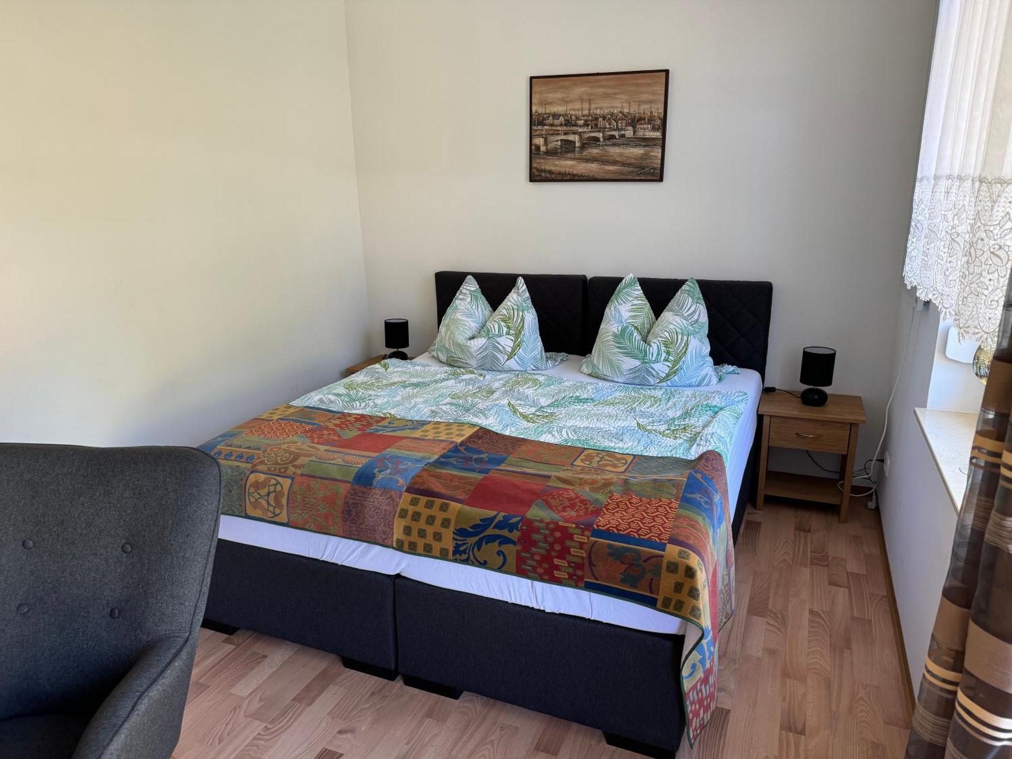 Bed & Breakfast Am Waldguertel Forst  Dış mekan fotoğraf