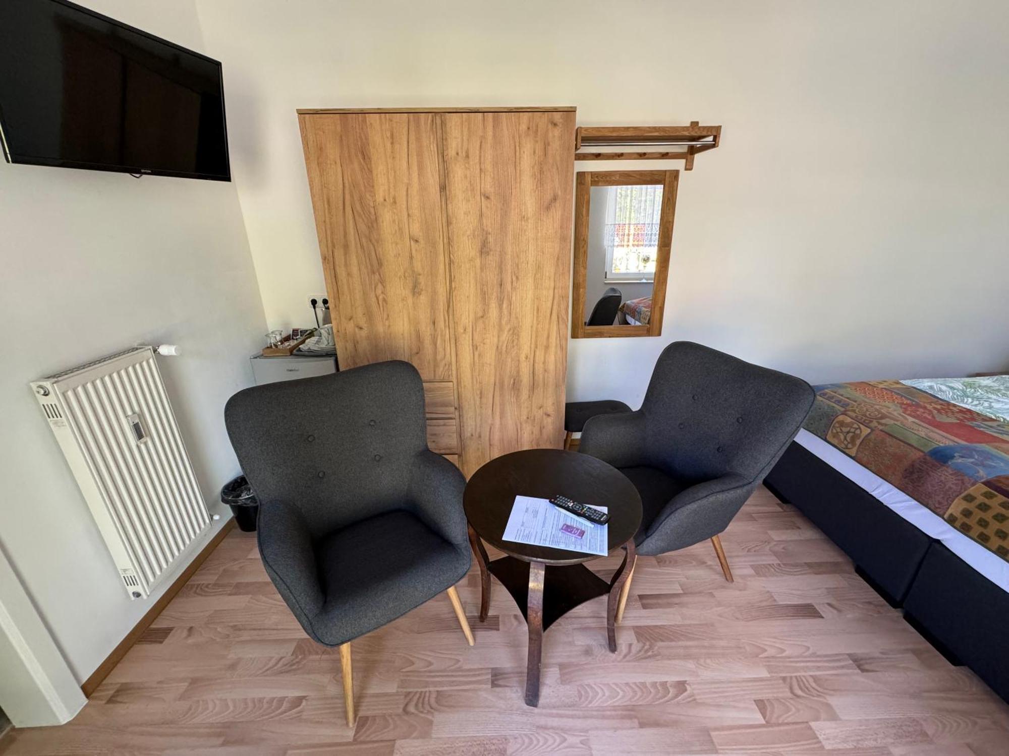 Bed & Breakfast Am Waldguertel Forst  Dış mekan fotoğraf