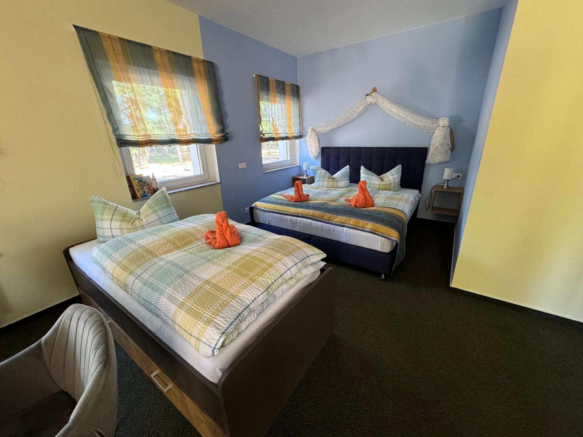 Bed & Breakfast Am Waldguertel Forst  Dış mekan fotoğraf